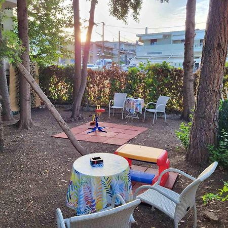Hotel Agni -Enoikiazomena Diamerizmata Kallithea  Bagian luar foto